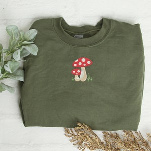 Mushroom Sweatshirt, Embroidered Crewneck, Cottagecore Sweater, Toadstool Sweatshirt, Woodland, Aesthetic, Fairycore, Farm, Countrycore