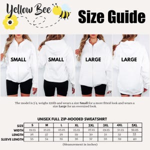 Pu&ograve; includere: Tabella delle taglie per una felpa con cappuccio con zip completa unisex. La tabella mostra le misure in pollici per larghezza, lunghezza e lunghezza della manica per le taglie dalla S alla 5XL.