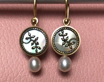 Pair of earrings, 18ct / 750 rose gold, antique Austrian Tiny buttons, white pearl drops