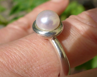 Ring silver shell cultured pearl white