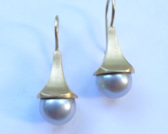 Earrings gold gray tahitian cultured pearls "pagoda"