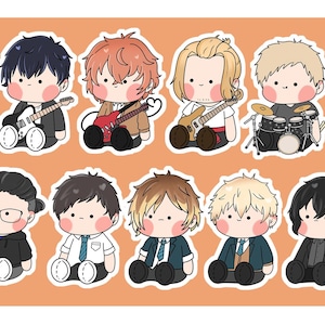 Può includere: Otto illustrazioni di cartoni animati di musicisti, ognuno con un diverso stile di capelli e abbigliamento. I musicisti tengono strumenti musicali, tra cui chitarre e batteria.