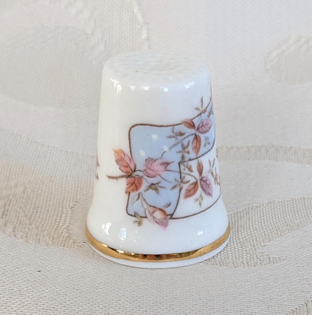 シンブル ブランブリー ヘッジ ロイヤルドルトン 冬 秋 オリジナル