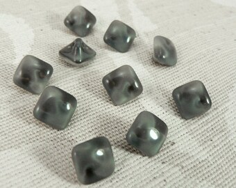 10 graue Glasknöpfe quadratische Knöpfe kleine Knöpfe Puppenknöpfe 8 mm