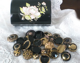 Lacquered wooden box with 30 vintage glass buttons, black and gold glass buttons, vintage buttons