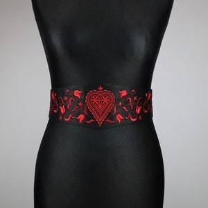 Ceinture brodée Slávka rouge/noir, ceinture florale, ceinture folklorique. image 6