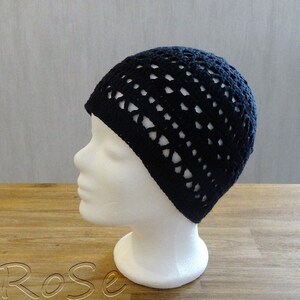 airy crocheted hat with a great pattern, beanie Schwarz
