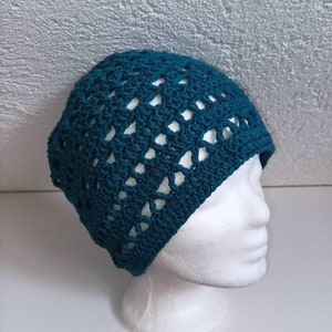 airy crocheted hat with a great pattern, beanie Türkis