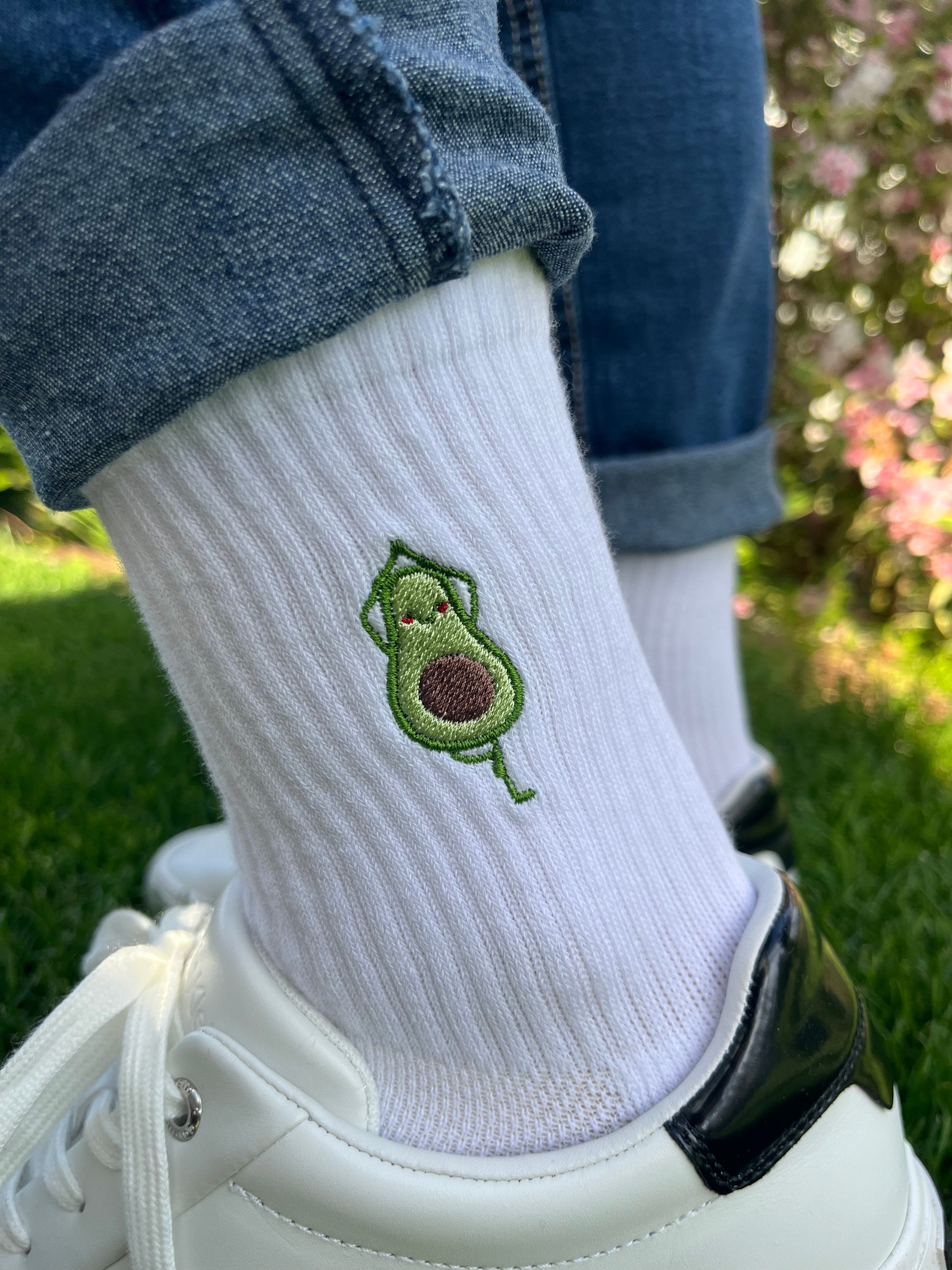 Avocado Yoga - embroidered socks