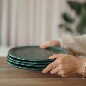 SET OF 4 plates green // handmade pottery // plate set green // plate set dark green // handmade in Germany