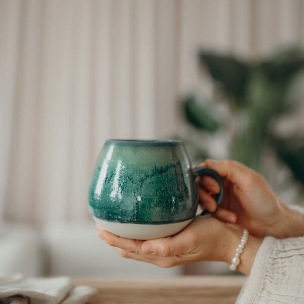 Taza de cerámica // 450 ml // Taza de cerámica hecha a mano // Tazas de té hechas a mano // Taza verde // Taza de café verde