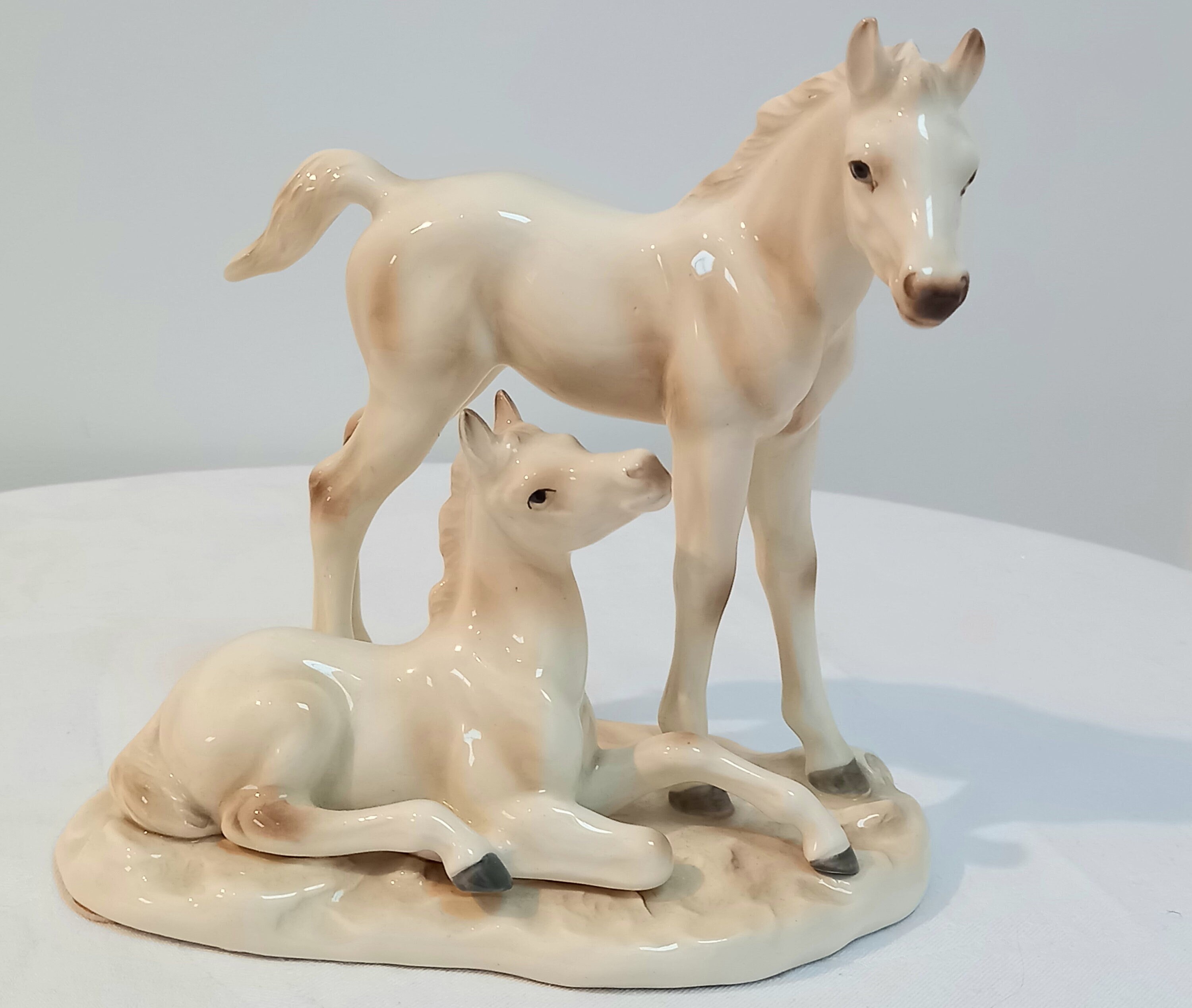 アルトマン ECHT ALTMANN 白馬 3頭 オブジェ置物　馬・ホース　陶器 Charming Echt Altmann/noritake Figurine of Foals - Etsy