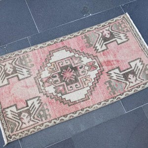 Small rug, Turkish rug, Vintage rug, Oriental rug, Vintage rug, Organic wool rug, Handmade rug, Entryway rug, Area rug 1.5 x 2.9 Ft  RS8735