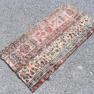 Turkish rug, Vintage rug, Handmade rug, Small rug, Bedroom rug, Boho decor, Rustic decor, Bohemian rug, Oriental rug, 1.6 x 3.3 Ft  RS8154