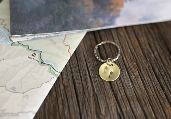 Hiking keychain, hiking gift, hiking boots, mountain keychain, hiker gift, adventure keychain, gift for traveler, road trip keychain, hike
