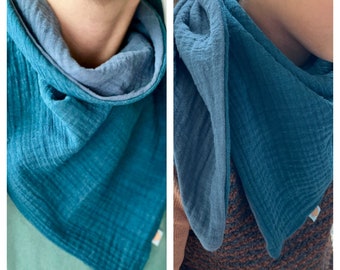 Triangular shawl made of double muslin, petrol/dust blue