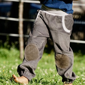 Pump pants corduroy, grey with patches image 4