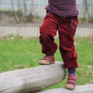 Corduroy bloomers, dark red