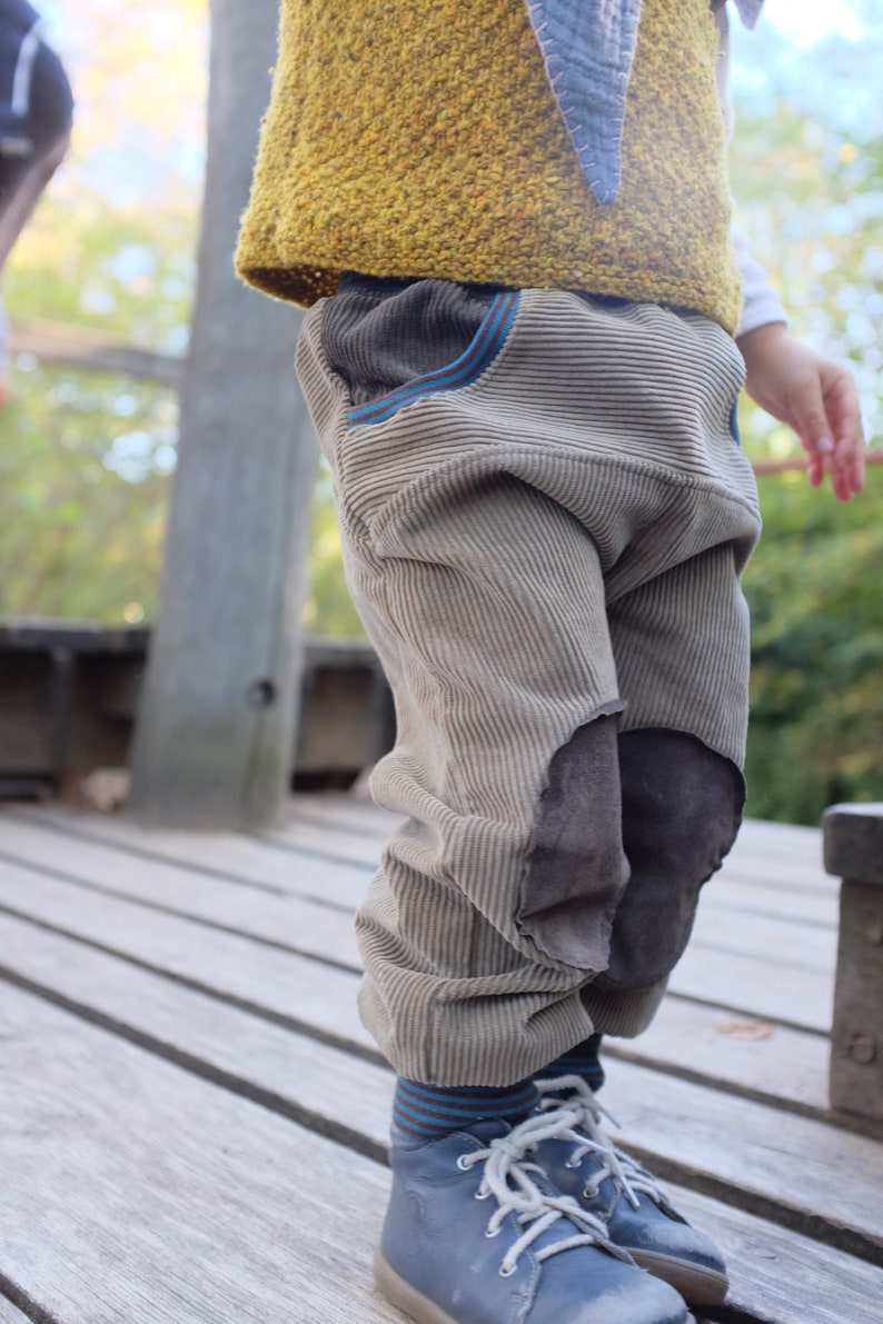 Pump pants corduroy with patches, mud green image 2