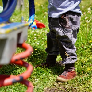 Pumphose Cord mit Flicken, Grau/Braun Bild 5