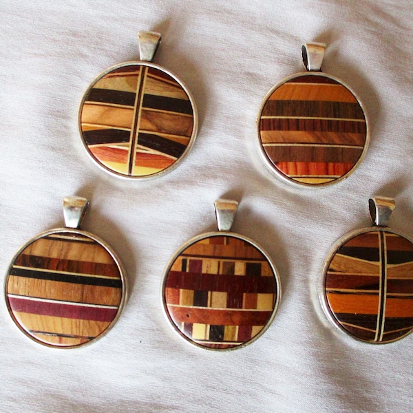 Pendentif en bois, collier en bois, collier en bois, pendentif chaîne, intarsia, marqueterie, bijoux en bois, bijoux en bois précieux, collier