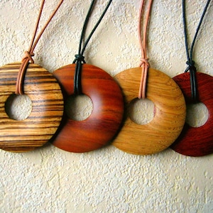 Wooden pendant, donut, wooden necklace, wooden collar, necklace pendant, handmade, precious wood, precious wood jewelry, wooden jewelry, necklace