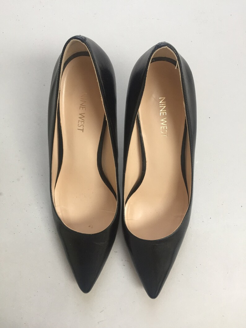 manque pointy toe pumps