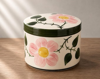 Vaso vintage Villeroy & Boch con coperchio a forma di rosa selvatica, bomboniera, Mettlach, Germania, porcellana dipinta a mano