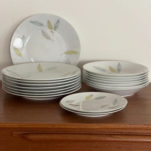 Rosenthal Classic Rose Form 2000 – Bunte Blätter - Vintage Porcelain Plates Bowls – Leaf Pattern Dinnerware – German Porcelain - Essservice