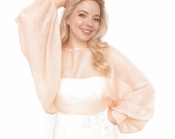 Jasnobrzoskwiniowy dzianinowy bolerko ślubne: zwiewny sweter ślubny z cienkimi rękawami dzwonkowymi