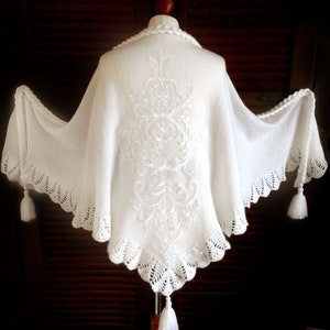 Ivory Wedding Triangle Shawl Knitted Bridal Triangle Scarve Ivory Summer Knit Crochet Shawl Wedding Wrap Bridal Cover Up Wedding Bolero