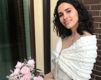Soft Bridal Knit Shawl, Winter Wedding Cover Up, Bridesmaid Capelet