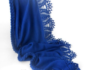 Écharpe de mariage bleu roi, châle de mariée, couvre-vêtements de mariée, boléro de mariage, haussement d'épaules bleu, châle au crochet, capeline, cape de mariée, châle de demoiselle d'honneur.