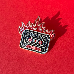 Gomens - Queen - Enamel Pin