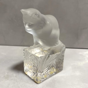 ラリック　LALIQUE ネコ　オブジェ クリスタル　インテリア　フィギュア ラリック LALIQUE ネコ オブジェ クリスタル インテリア