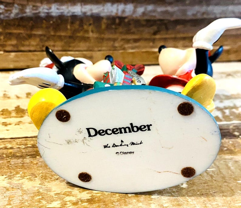 Danbury Mint Disney Perpetual Calendar December Mickey Minnie Mouse Figurine image 8