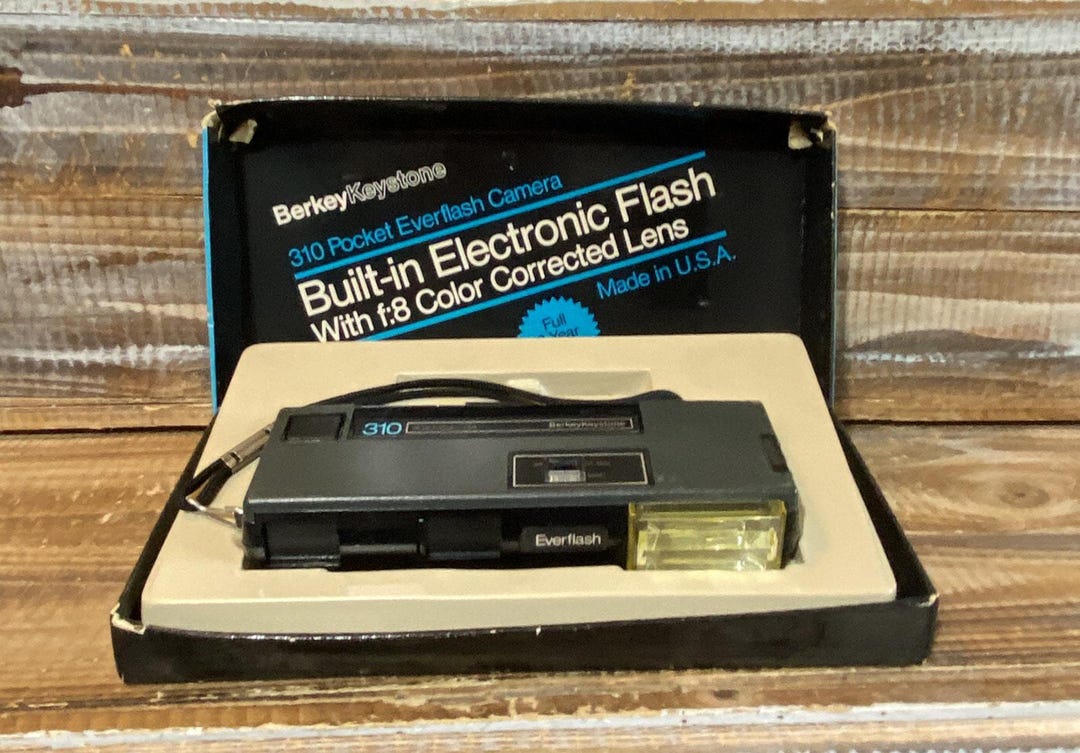 Berkey Keystone Everflash 310 Camera F:8 Lens Vintage 1977 in Original ...