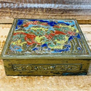 Vintage Brass Embossed Enameled Hinged Trinket Box 3.625&quot; x 3.25&quot;