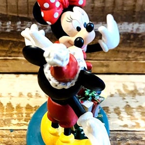 Danbury Mint Disney Perpetual Calendar December Mickey Minnie Mouse Figurine image 6