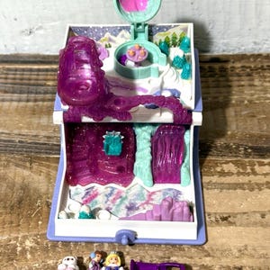 Vintage 1995 Polly Pocket Sparkle Snowland Enchanted Storybook Playset COMPLETE