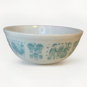 Vintage Pyrex 4qt Mixing Bowl Amish Butterprint Turquoise on White #404