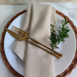 Beige Leinen-Servietten Servietten-Set lose Geschirr Hochzeit Dekor Leinen Tischsets Hochzeit Leinen Weihnachtsservietten Erntedankfest