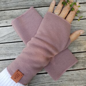 STULPEN made of alpine fleece in mauve, dark old pink with thumb hole cuddly label made of artificial leather image 2