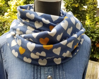 Soft LOOP in jacquard sweat denim blue with hearts in blue and yellow