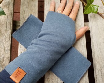 STULPEN made of alpine fleece blue / grey with thumb hole cuddly label made of artificial leather