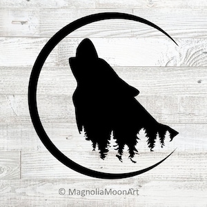 Puede incluir: Silueta negra de un lobo aullando a la luna, con forma de media luna y un bosque de pinos detrás del lobo.
