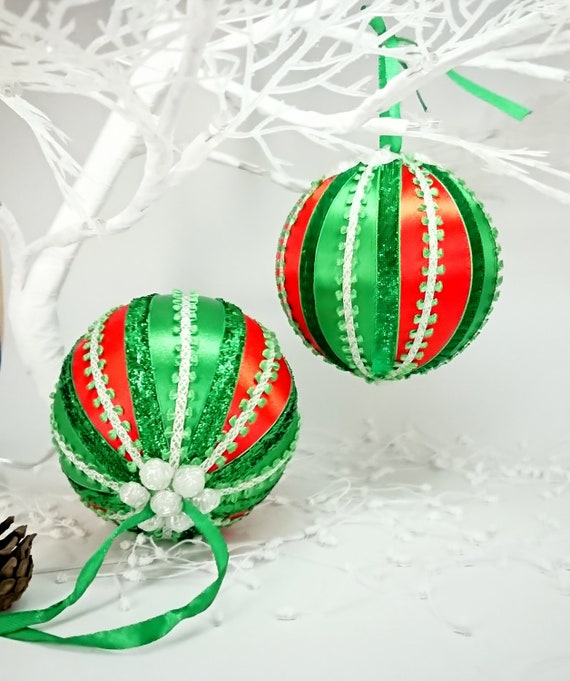 red green christmas baubles satin ornaments hand crafted balls handmade ornaments for tree decorating ideas christmas in july