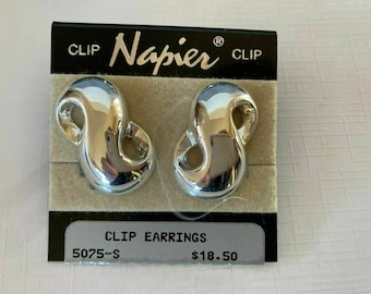 NAPIER Silver Glossy Vintage Clip Earrings Figure 8 90s Screwback Signed