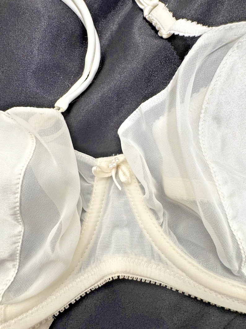 Soutien-gorge Victoria's Secret Vtg NWT Soutien-gorge en satin liquide ivoire Mousseline de soie transparente 36C Mariage image 4