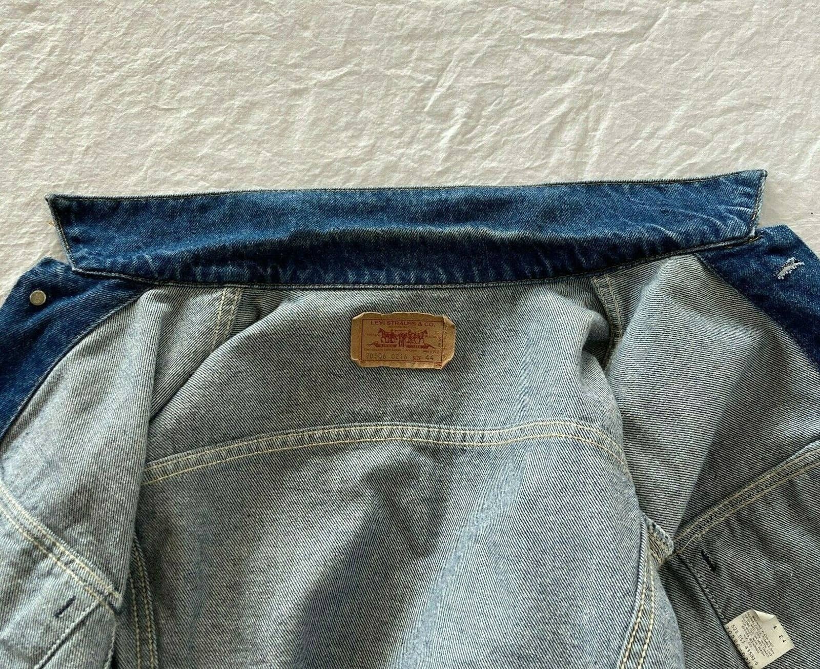 Vtg LEVI'S Trucker Denim Jacket Sz 44 Blue 70506-0216 USA Vtg LEVI'S Trucker Denim Jacket Sz 44 Blue 70506-0216 USA